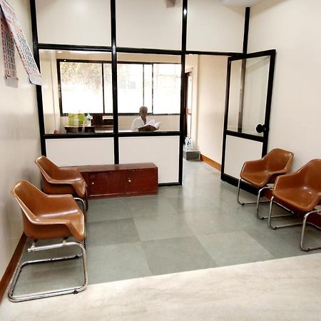 Hotel Gomatgiri Aurangābād Extérieur photo