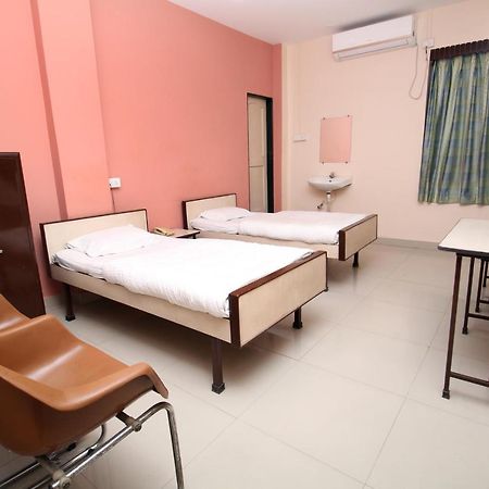 Hotel Gomatgiri Aurangābād Extérieur photo