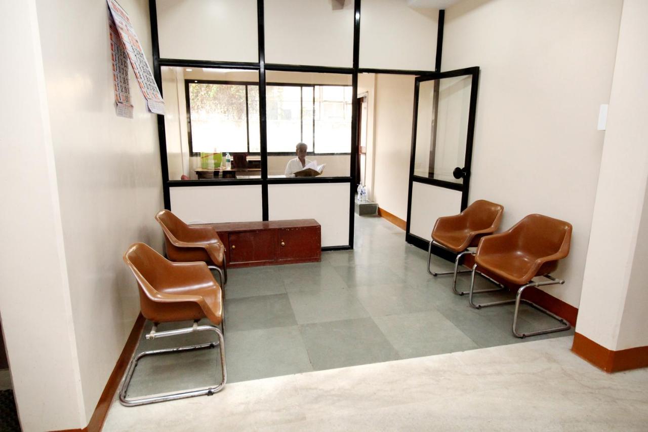 Hotel Gomatgiri Aurangābād Extérieur photo