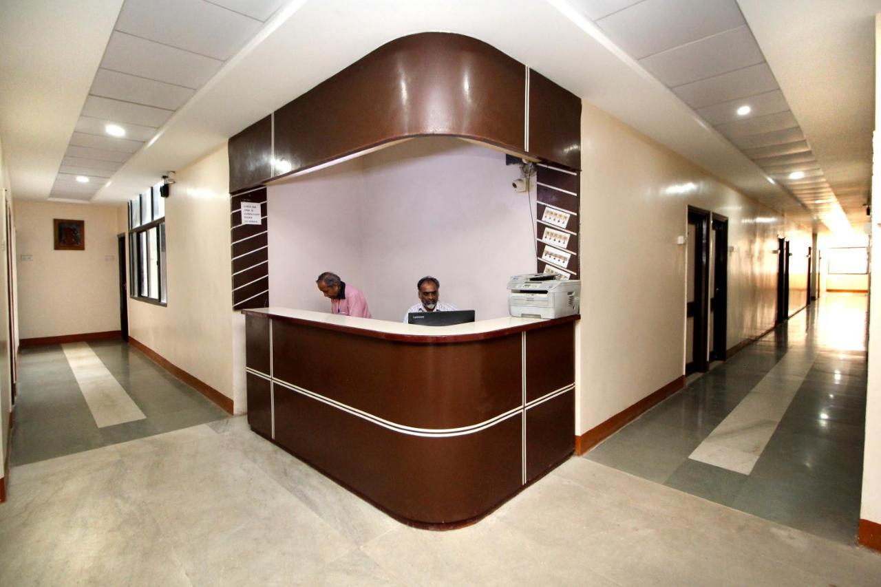 Hotel Gomatgiri Aurangābād Extérieur photo