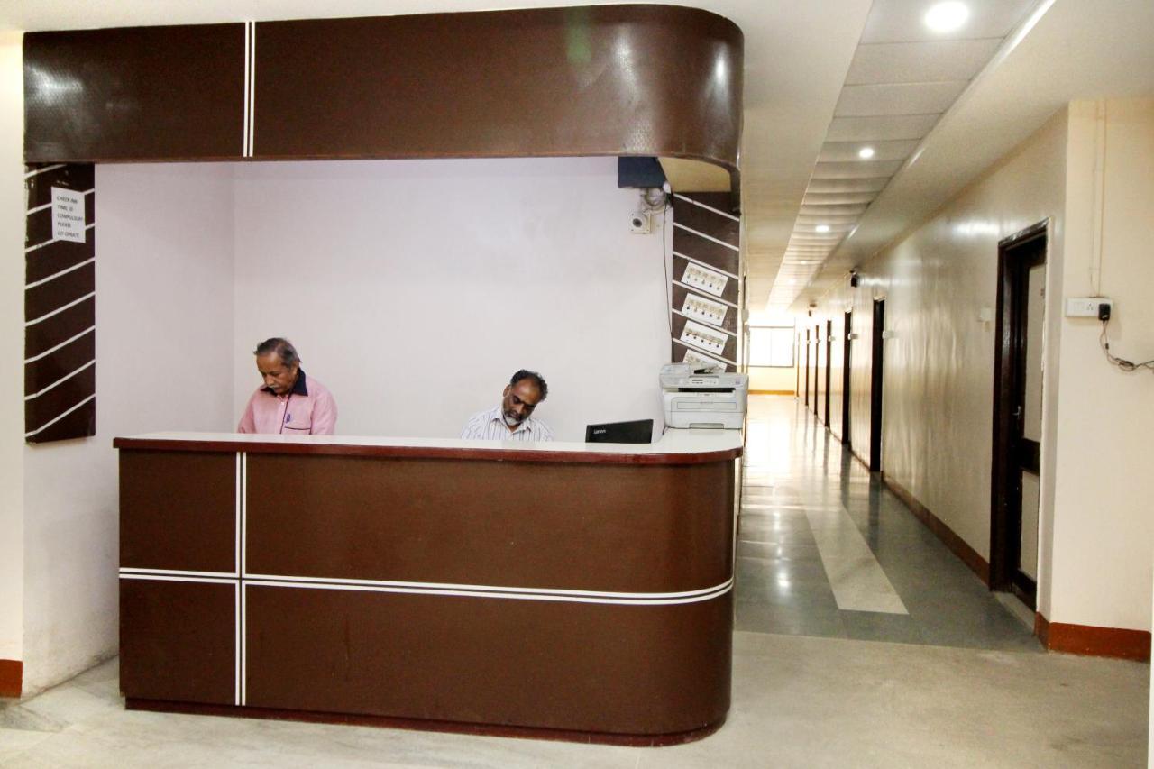 Hotel Gomatgiri Aurangābād Extérieur photo