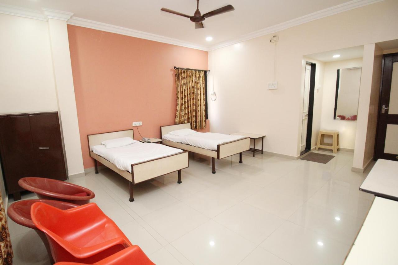 Hotel Gomatgiri Aurangābād Extérieur photo